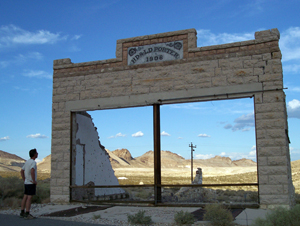 gold mining ghost towns