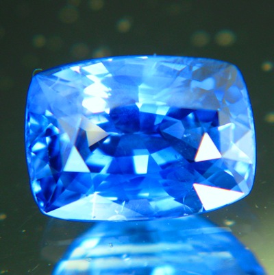 Fine kashmir blue Ceylon sapphire