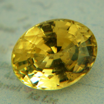 Ceylon Chrysoberyl with fine yellow hue and GIA report