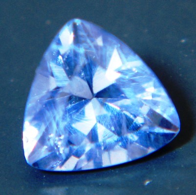 blue precision cut extra brilliant sapphire from Ceylon, unheated and natural, no window, IGI report