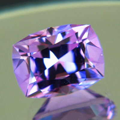 untreated natural amethyst in best cutting