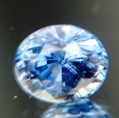 marine blue precision cut extra brilliant sapphire from Ceylon, unheated and natural, no window, no 