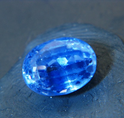 sky blue Ceylon near four carats sapphire without visible inclusions or treatments