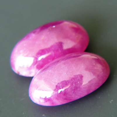 purple-red no-heat ruby cabs from Vietnam