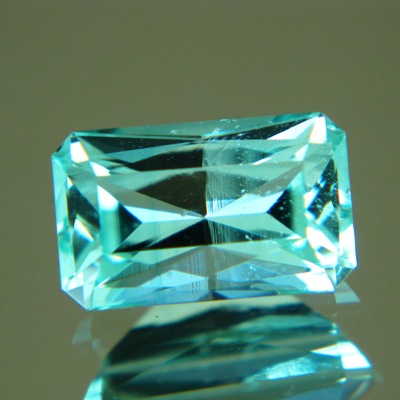 Un-oiled Brazilian Emerald with highest clarity double certified GIA and IGI