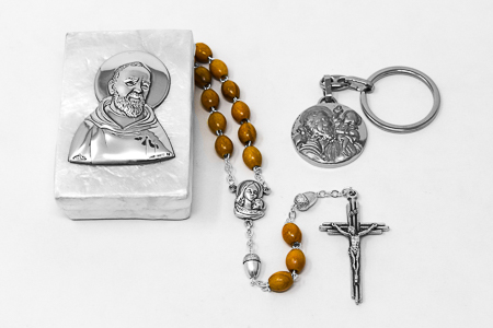 St. Christopher & St. Pio Gift Set.